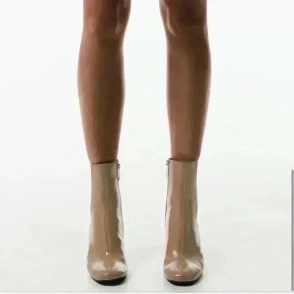 Zara Shoes - Elegant Beige Ankle Boots